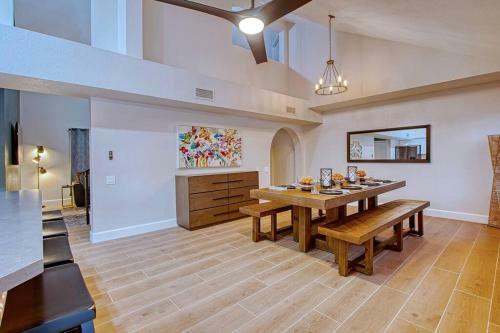 Estrella - Renovated With Patio, Bbq, Pool & Spa
