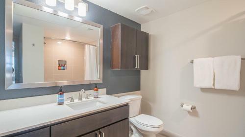 Wanderjaunt - Luxe Chandler Apartments