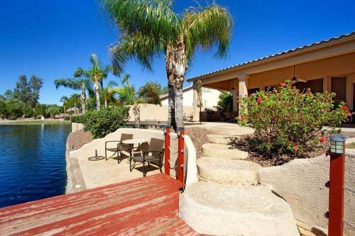Crescent - Stunning Lake View With Pool, Bbq And Sunsets