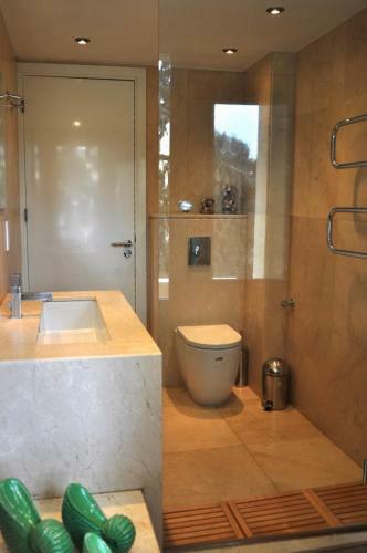 Aurora Beach Apartment (Luxury 3bedroom)