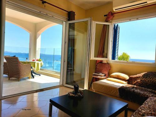 Beachfront Suites - Best Location Peaceful Green Place