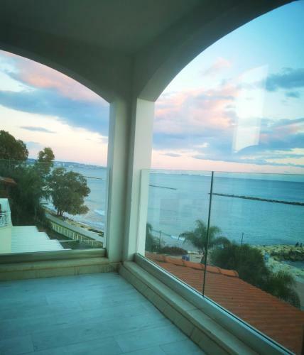 Beachfront Suites - Best Location Peaceful Green Place