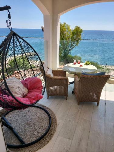 Beachfront Suites - Best Location Peaceful Green Place