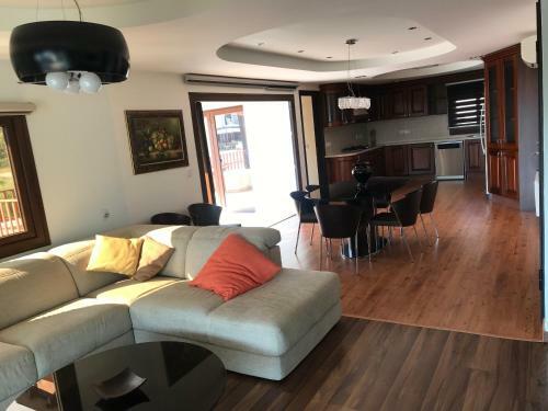 Luxury Beach Apartment
