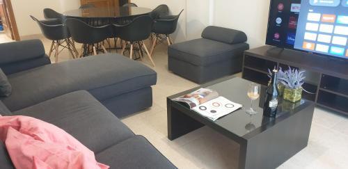 Lea Seafront Luxury Apartment (Breakbooking-cy)