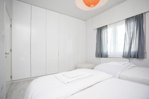 Mayra Seafront Luxury Apartment (Breakbooking-cy)