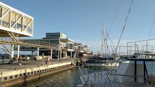 Fantastic 1 Bed Apartment Opposite 4 Seasons Limassol