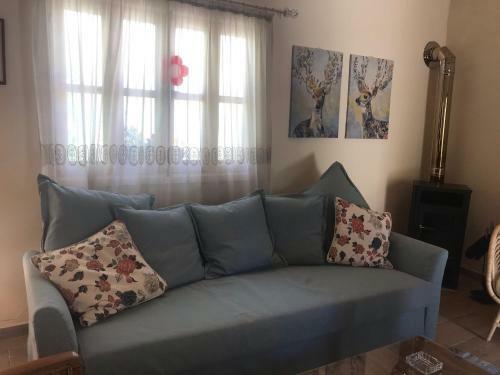 Poppys Retreat, Arsos Village