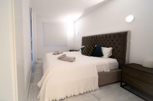 Luxurious Sea Front Three Bedroom Apartment