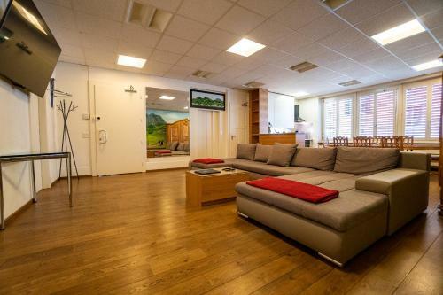 Hine Adon Aparthotel