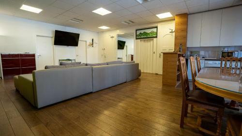 Hine Adon Aparthotel
