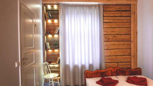 �htu Apartments