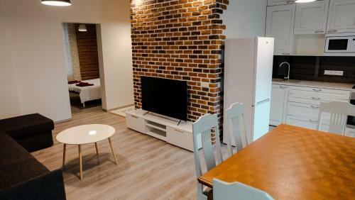 �htu Apartments