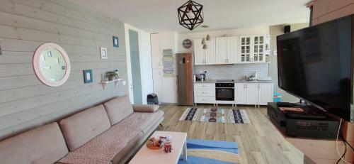 Luxury Beach Apartment In Qerret