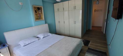 Luxury Beach Apartment In Qerret