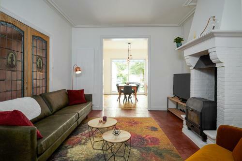 Trendy, Authentieke Woning Met Groot Terras En Tuin