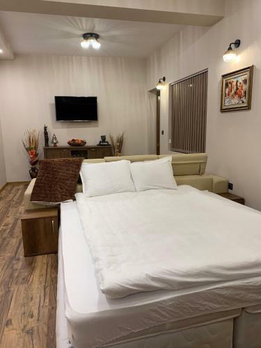 Hostal Maison Blanche Guest Rooms