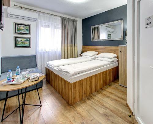 Hostal Guesthouse Check In