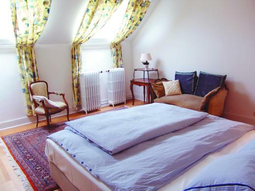 Hostal Louise Chatelain Suites