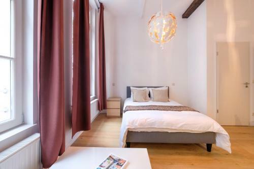 Ilot Sacre Apartments