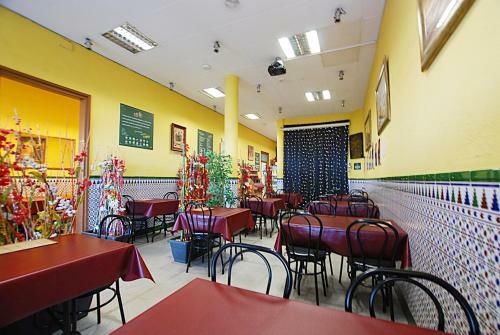 Hotel Tres Leones