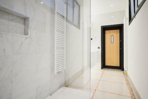 B&B Suites 124