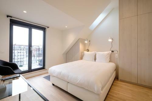 Fabulous Apartments In Ch�telain Area