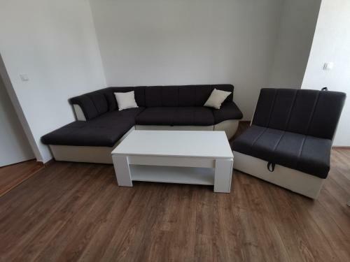 Apartman Mms