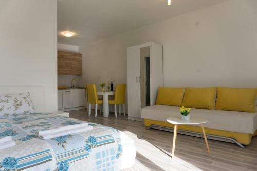Apartmani Ivkovi?+