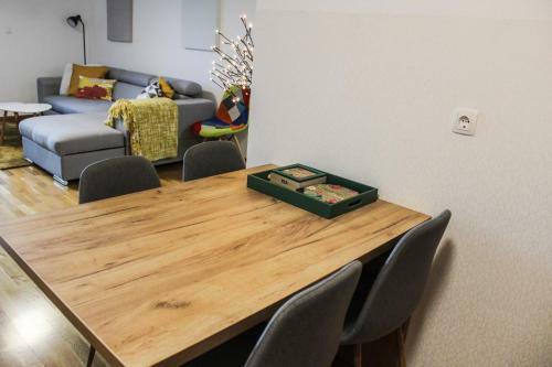 Bright, Modern & Cozy Apartment