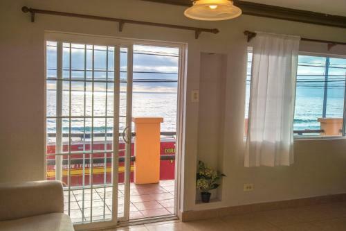 2 Bdr - Beachfront Apartment