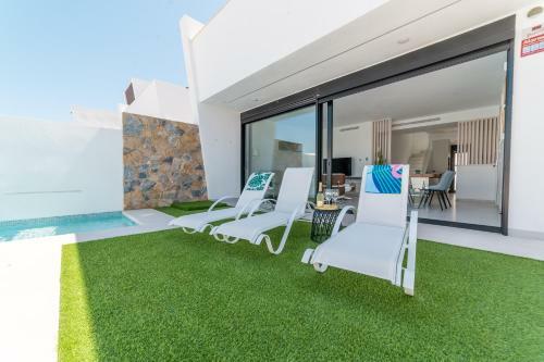Strandn�ra Villa Med Privat Pool