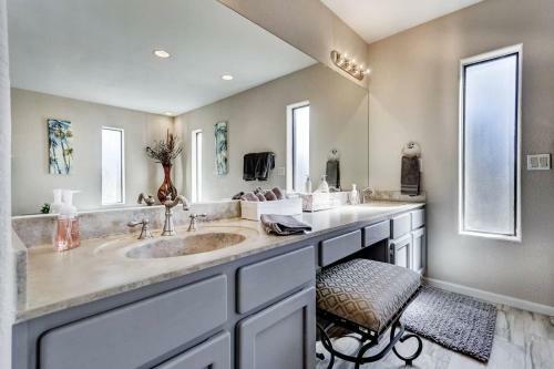 Fountain Hills Gem With Pool And Great Views