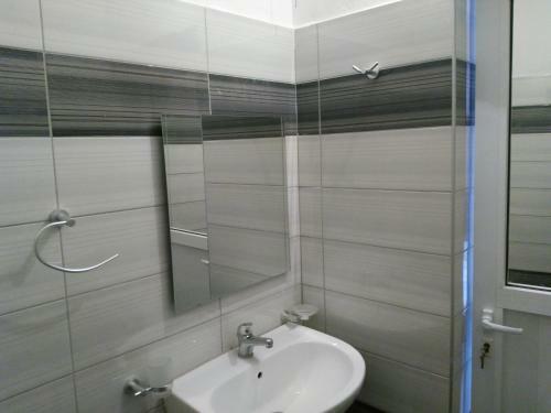 Hostal Agim Caca Apartments & Studio