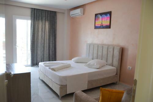 Summer Gate Hotel