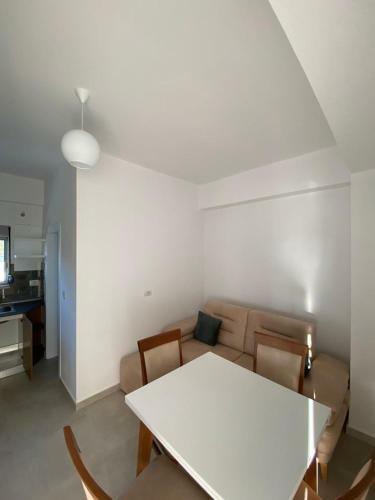 Violeta Apartments Red 1 Bedroom