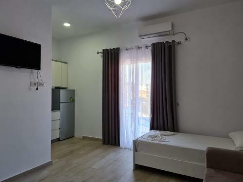 Summer Time Hotel
