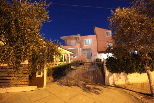 Apartamento Vila Elmazi Fa & Fe