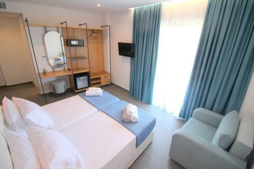 Blue Eye Hotel