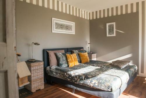 Broeks' Bed En Brood