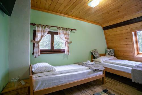 Apartments And Rooms Planinska Idila