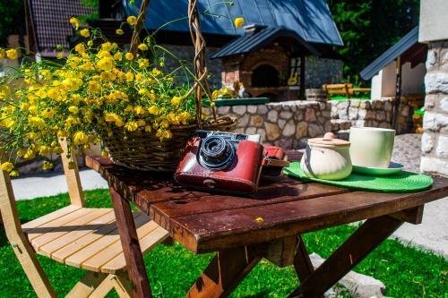 Apartments And Rooms Planinska Idila