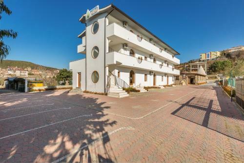 Apartamento Hotel San Pietro Martin