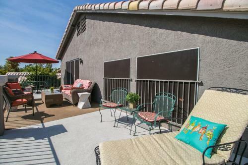 Spectacular Golf Course Home With Pool And Views