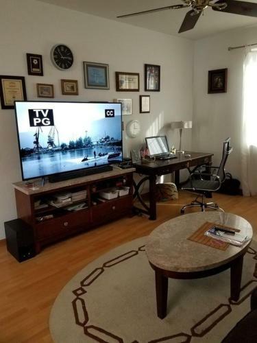 Glendale Arizona Lakeside Property