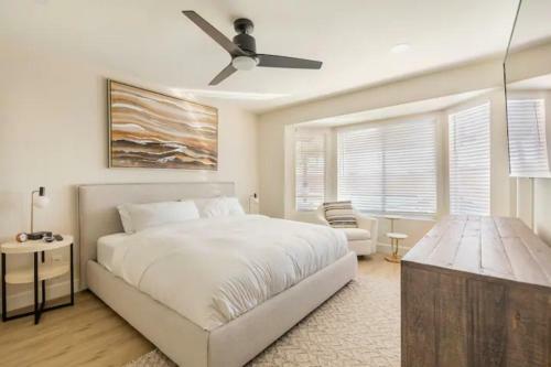 Walking Distance To Cardinals Stadium & Westgate