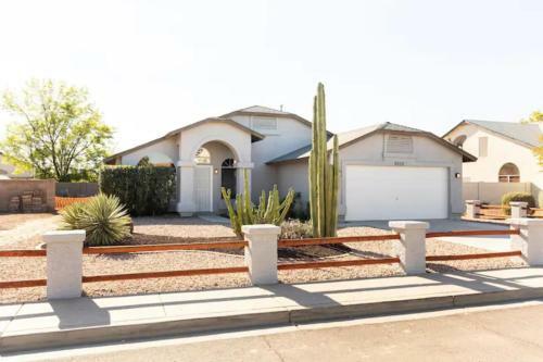 Walking Distance To Cardinals Stadium & Westgate