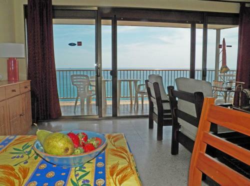 Apartment With Direct Access To The Sea