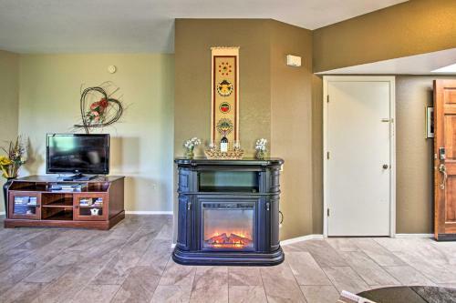 Calm Green Valley Townhome About 30 Mi To Tucson!