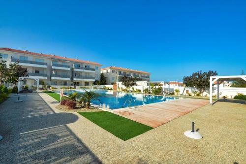 Mythical Sands Ground Floor Apartment For 6 Persons